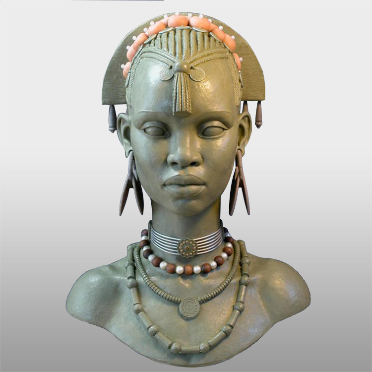 Statua in bronzu femminile in stile mudernu in vendita